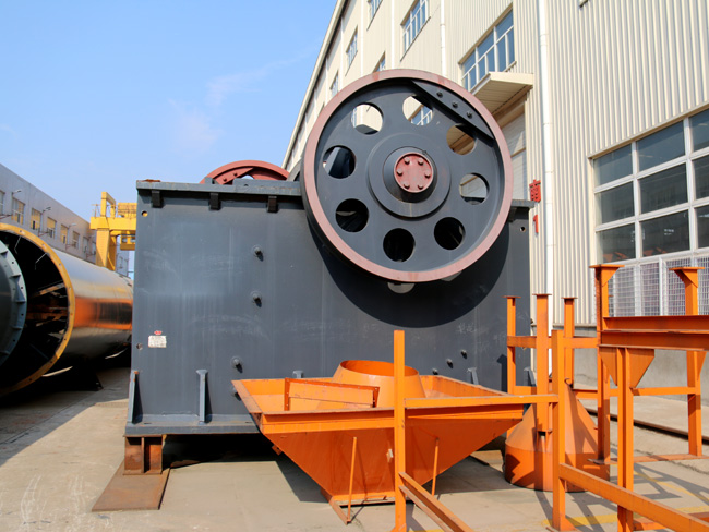 顎式破碎機(jī)PEX-300×1300 顎式破碎機(jī)PEX-300×1300