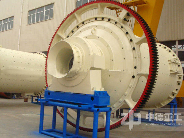 球磨機(jī)正面圖 球磨機(jī)正面圖