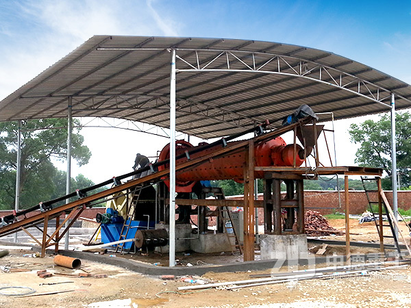 球磨機工作現(xiàn)場 球磨機工作現(xiàn)場