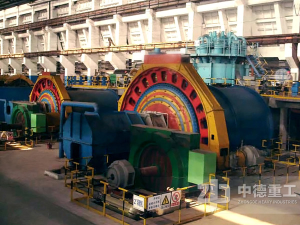 中型球磨機(jī)生產(chǎn)現(xiàn)場(chǎng) 中型球磨機(jī)生產(chǎn)現(xiàn)場(chǎng)