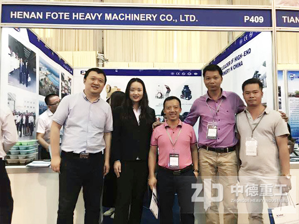 服務(wù)客戶 服務(wù)客戶