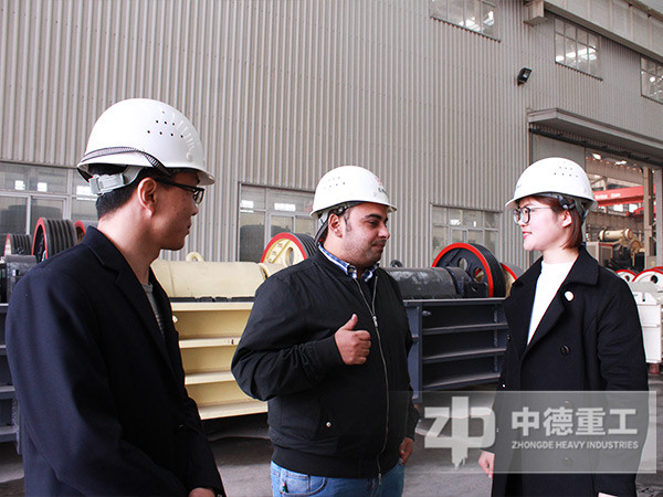 國外客戶來訪查中德廠區(qū) 國外客戶來訪查中德廠區(qū)