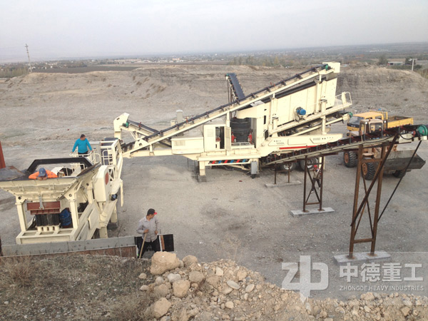 一般兩臺即可組成一條全功能石料加工生產(chǎn)線，并且移動生產(chǎn)線的報價相比固定的要更劃算