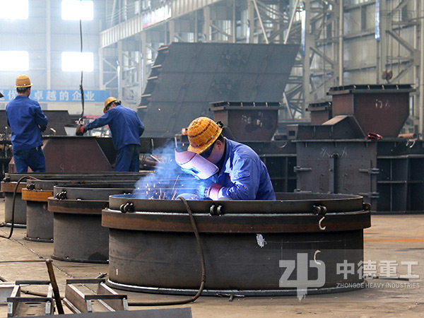 球磨機(jī)加工車間 球磨機(jī)加工車間