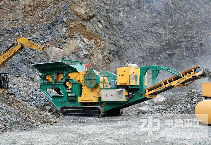 流動石子粉碎機進入深山作業(yè) 流動石子粉碎機進入深山作業(yè)