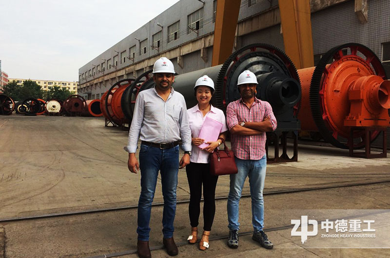 客戶來廠考察球磨機設備